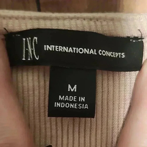 INC Long Sleeve Top - Picture 4 of 7